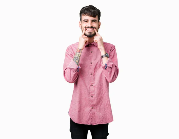 Jonge Knappe Man Draagt Roze Shirt Geïsoleerde Achtergrond Glimlachen Met — Stockfoto