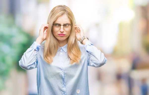 Junge Schöne Blonde Geschäftsfrau Mit Brille Über Isoliertem Hintergrund Die — Stockfoto