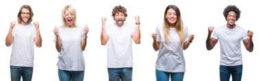 Kolaj grup izole arka kolları olan başarı için heyecan üzerinde rahat beyaz t-shirt giyen insan zafer kutluyor gülümseyen kaldırdı. Kazanan kavramı.