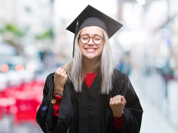 Fiatal Szőke Fárasztó Diplomás Egységes Elszigetelt Háttér Nagyon Boldog Izgatott — Stock Fotó