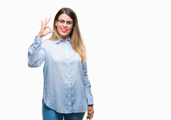 Jovem Mulher Negócios Bonita Usando Óculos Sobre Fundo Isolado Sorrindo — Fotografia de Stock