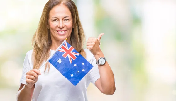 Середній Вік Латиноамериканського Жінка Тримає Прапор Австралії Ізольованих Фону Вказуючи — стокове фото