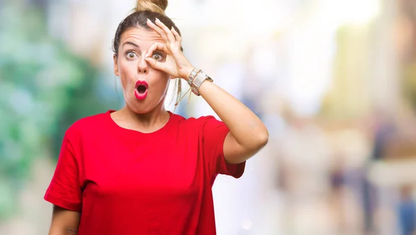 Young Beautiful Woman Isolated Background Doing Gesture Shocked Surprised Face — Stock Photo, Image