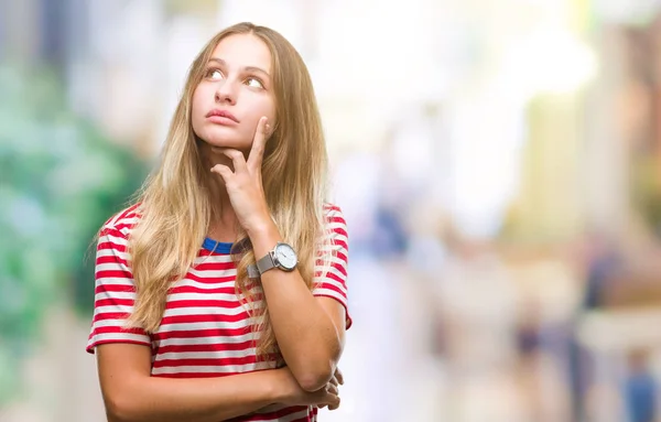 Unga Vackra Blonda Kvinnan Över Isolerade Bakgrund Med Hand Hakan — Stockfoto