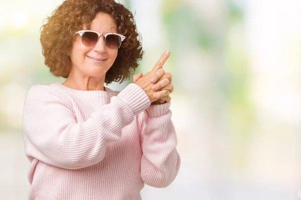 Beautiful Middle Ager Senior Woman Wearing Pink Sweater Sunglasses Isolated — Stock Photo, Image