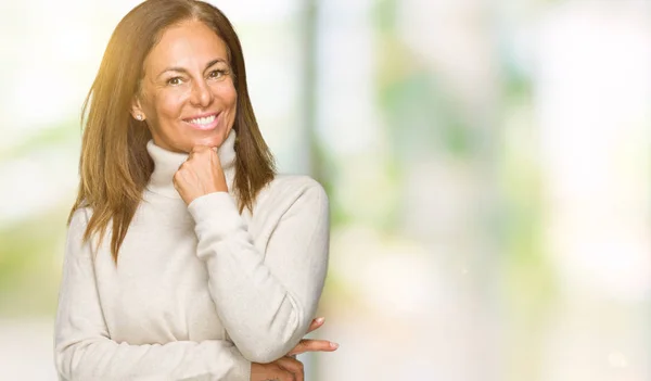 Schöne Erwachsene Frau Mittleren Alters Die Einen Winterpullover Über Isoliertem — Stockfoto