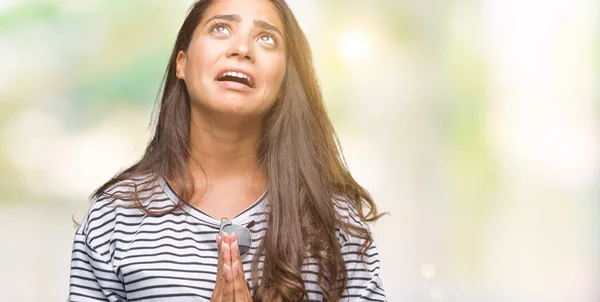 Fiatal Gyönyörű Arab Felett Elszigetelt Háttér Koldulás Imádkozik Együtt Remény — Stock Fotó