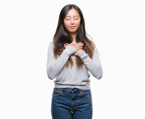 Mujer Asiática Joven Sobre Fondo Aislado Sonriendo Con Las Manos — Foto de Stock