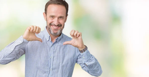 Bonito Homem Meia Idade Elegante Sênior Sobre Fundo Isolado Olhando — Fotografia de Stock