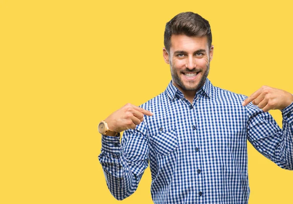 Jovem Homem Bonito Sobre Fundo Isolado Olhando Confiante Com Sorriso — Fotografia de Stock