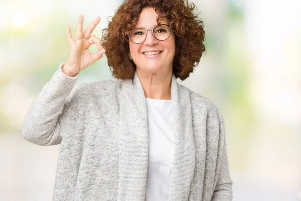 Mooie Midden Ager Senior Vrouw Dragen Jas Bril Geïsoleerde Achtergrond — Stockfoto