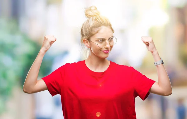 Joven Hermosa Mujer Rubia Vistiendo Camiseta Roja Gafas Sobre Fondo — Foto de Stock