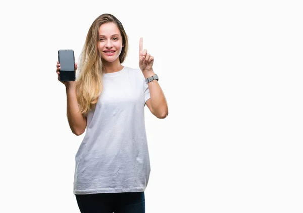 Młody Piękny Blond Kobieta Wyświetlone Ekranie Smartfona Białym Tle Zaskoczony — Zdjęcie stockowe