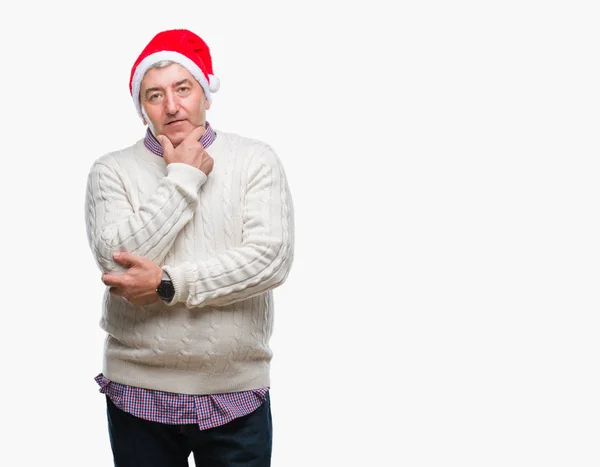 Bonito Homem Sênior Usando Chapéu Natal Sobre Fundo Isolado Olhando — Fotografia de Stock