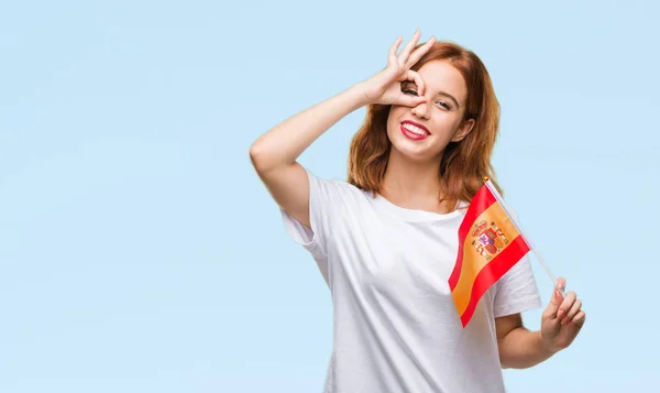 Jovem Bela Mulher Segurando Bandeira Espanha Sobre Fundo Isolado Com — Fotografia de Stock