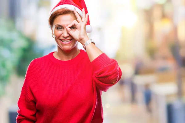 Στιβαρό Και Ανώτερος Καυκάσιος Κοκκινομάλλης Γυναίκα Φοράει Καπέλο Χριστουγέννων Πέρα — Φωτογραφία Αρχείου