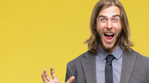 Junger Gutaussehender Geschäftsmann Mit Langen Haaren Vor Isoliertem Hintergrund Der — Stockfoto