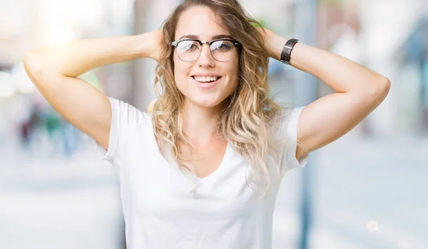 Vacker Ung Blond Kvinna Bär Glasögon Över Isolerade Bakgrund Relaxing — Stockfoto