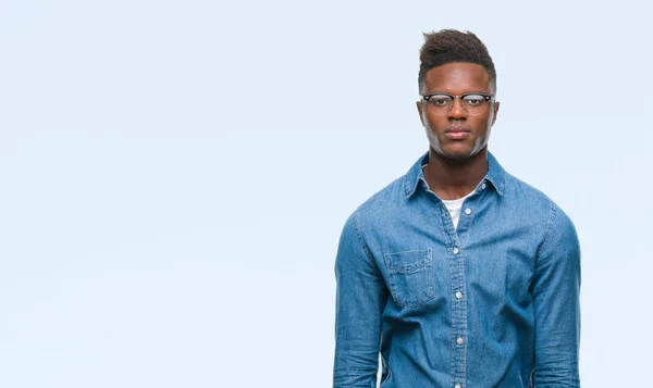 Fiatal Afroamerikai Férfi Arcán Súlyos Kifejezés Elszigetelt Háttérhez Képest Egyszerű — Stock Fotó