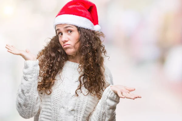 Jeune Fille Brune Portant Chapeau Noël Sur Fond Isolé Expression — Photo