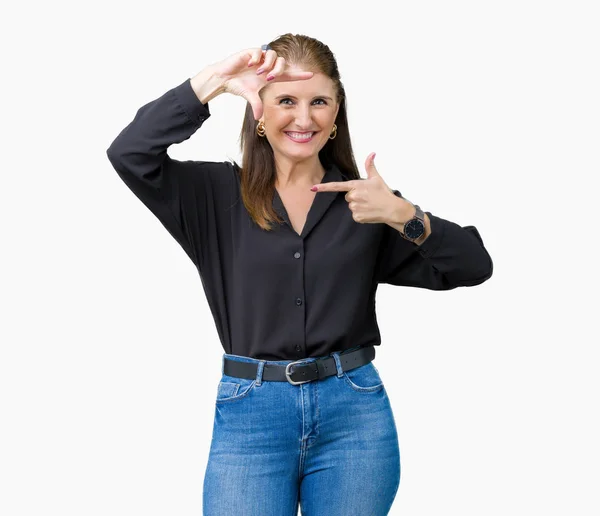 Mulher Negócios Madura Meia Idade Bonita Sobre Fundo Isolado Sorrindo — Fotografia de Stock