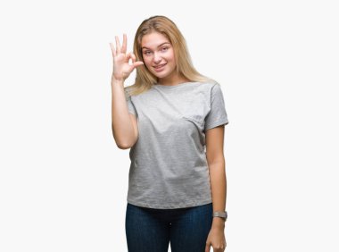 Gülümseyen izole arka plan üzerinde beyaz kadın el ve parmaklar ok işaretiyle yapıyor olumlu. Başarılı ifade.