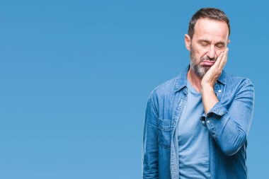 Orta yaş ağarmış komuta sizde seyir yorgun ve bıkkın ile depresyon sorun Çapraz kollar ile izole arka plan düşünme üzerinde.