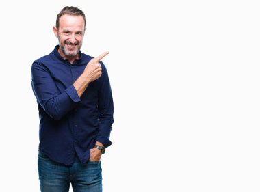 Orta yaş ağarmış komuta sizde izole arka neşeli bir gülümseme ile el ve parmak kadar kameraya bakarak yüzündeki mutlu ve doğal ifade ile yan ile işaret yüz üzerinden.