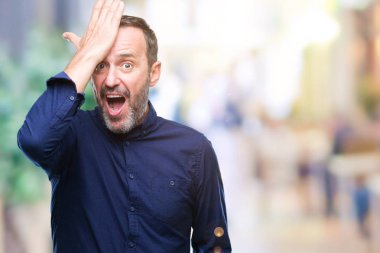 Orta yaş ağarmış komuta sizde izole arka kafasına hata için el ile sürpriz üzerinde hata hatırlıyorum. Unuttum, kötü bellek kavramı.