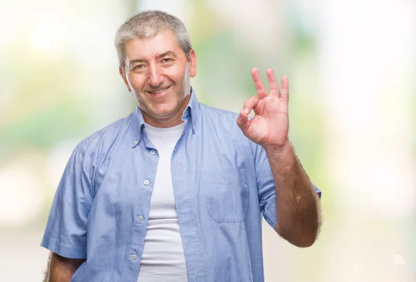 Bonito Homem Idoso Sobre Fundo Isolado Sorrindo Positivo Fazendo Sinal — Fotografia de Stock