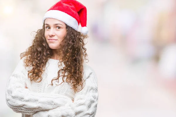 Menina Morena Jovem Usando Chapéu Natal Sobre Fundo Isolado Rosto — Fotografia de Stock