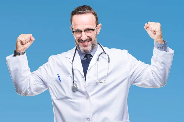 Hombre Médico Mediana Edad Con Uniforme Médico Aislado Que Muestra — Foto de Stock