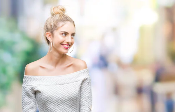 Jeune Belle Femme Aux Yeux Blonds Bleus Sur Fond Isolé — Photo