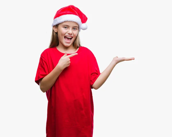 Joven Hermosa Chica Con Sombrero Navidad Sobre Fondo Aislado Sorprendido — Foto de Stock