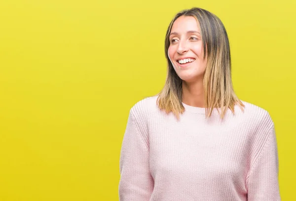 Jovem Mulher Bonita Vestindo Camisola Inverno Sobre Fundo Isolado Olhando — Fotografia de Stock