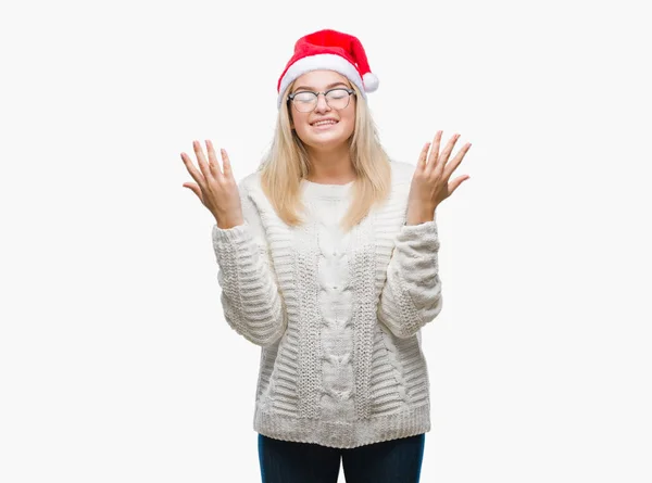 Giovane Donna Caucasica Indossa Cappello Natale Sfondo Isolato Celebrando Pazzo — Foto Stock