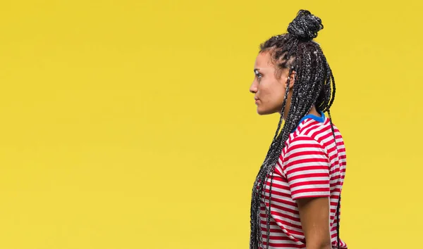 Jovem Trançado Cabelo Afro Americano Menina Sobre Fundo Isolado Olhando — Fotografia de Stock