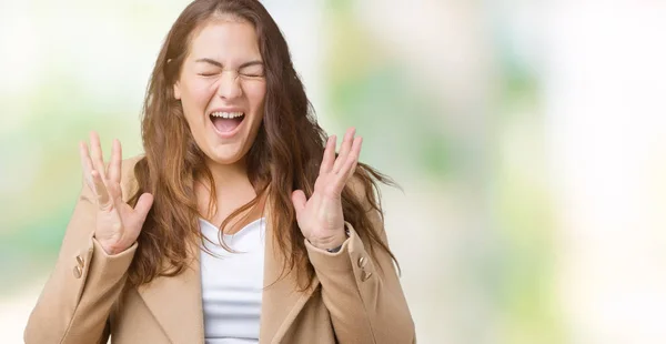 Schöne Size Junge Frau Wintermantel Über Isoliertem Hintergrund Die Verrückt — Stockfoto