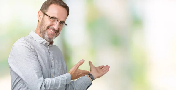 Schöner Älterer Eleganter Älterer Mann Mit Brille Über Isoliertem Hintergrund — Stockfoto