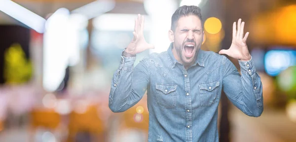 Joven Hombre Guapo Sobre Fondo Aislado Celebrando Loco Loco Por —  Fotos de Stock