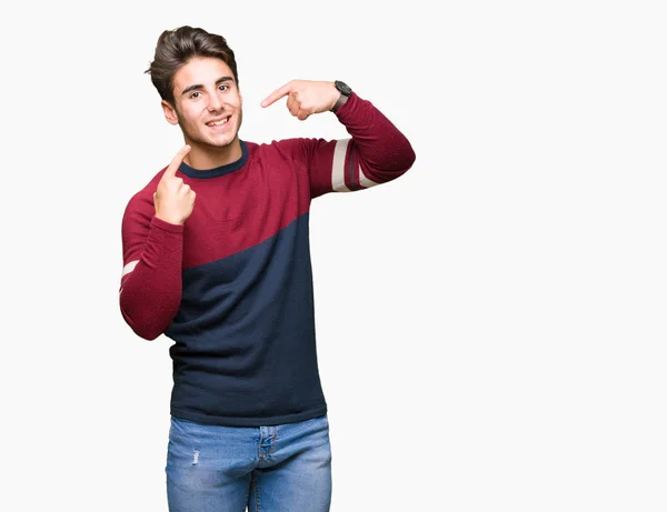 Joven Hombre Guapo Sobre Fondo Aislado Sonriendo Confiado Mostrando Señalando — Foto de Stock