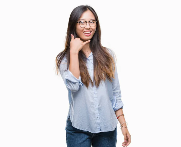 Joven Mujer Negocios Asiática Con Gafas Sobre Fondo Aislado Sonriendo —  Fotos de Stock