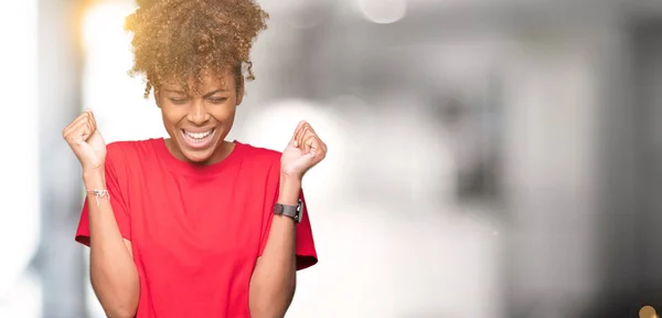 Mooie Jonge Afro Amerikaanse Vrouw Geïsoleerde Achtergrond Enthousiast Voor Succes — Stockfoto