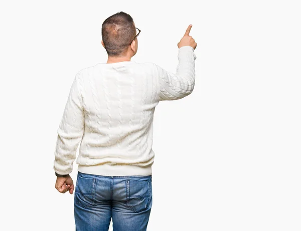 Middelbare Leeftijd Arabische Man Dragen Bril Geïsoleerde Achtergrond Posing Achteruit — Stockfoto