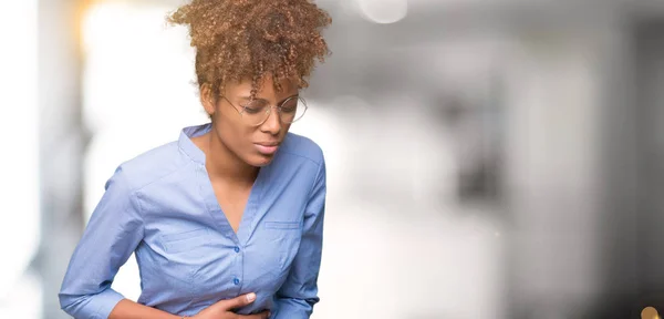 Vackra Unga Afroamerikanska Affärskvinna Över Isolerade Bakgrund Med Handen Magen — Stockfoto