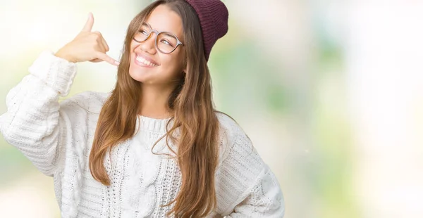 Jovem Bela Morena Hipster Mulher Usando Óculos Chapéu Inverno Sobre — Fotografia de Stock