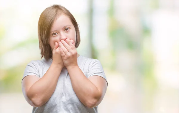 Junge Erwachsene Frau Mit Syndrom Über Isolierten Hintergrund Schockiert Mund — Stockfoto