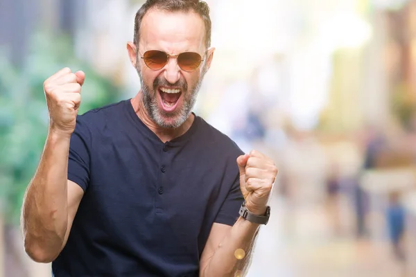 Middelbare Leeftijd Hoary Senior Man Dragen Van Een Zonnebril Geïsoleerde — Stockfoto