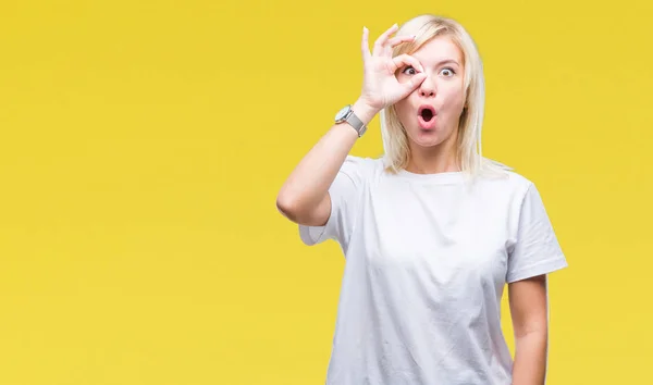 Jonge Mooie Blonde Vrouw Met Witte Shirt Geïsoleerde Achtergrond Doen — Stockfoto