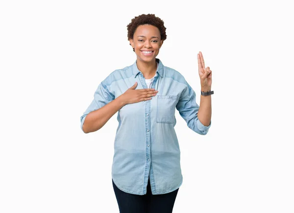 Fiatal Gyönyörű Afrikai Amerikai Mint Elszigetelt Háttér Swearing Kézzel Mellkas — Stock Fotó